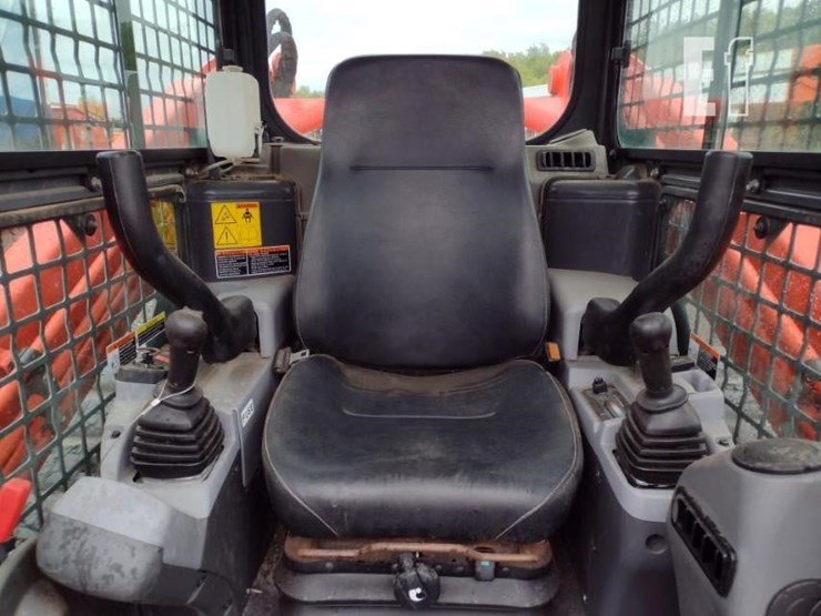2012-kubota-svl90-image-11