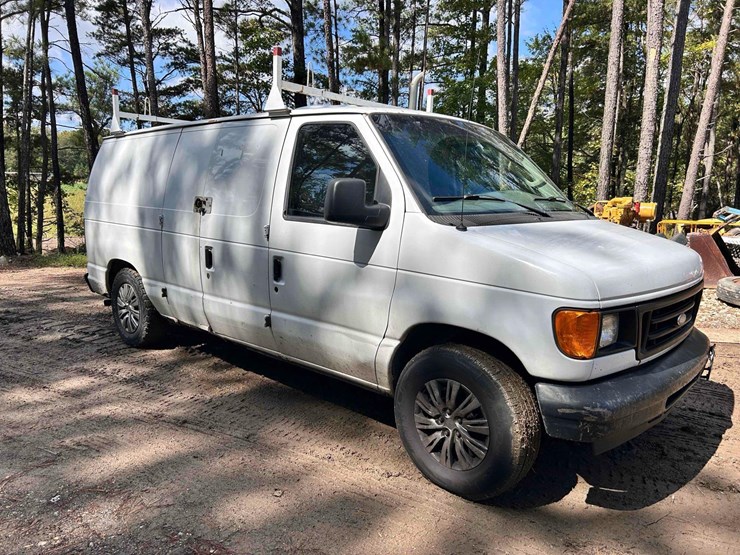 2006-ford-service-van-image-3