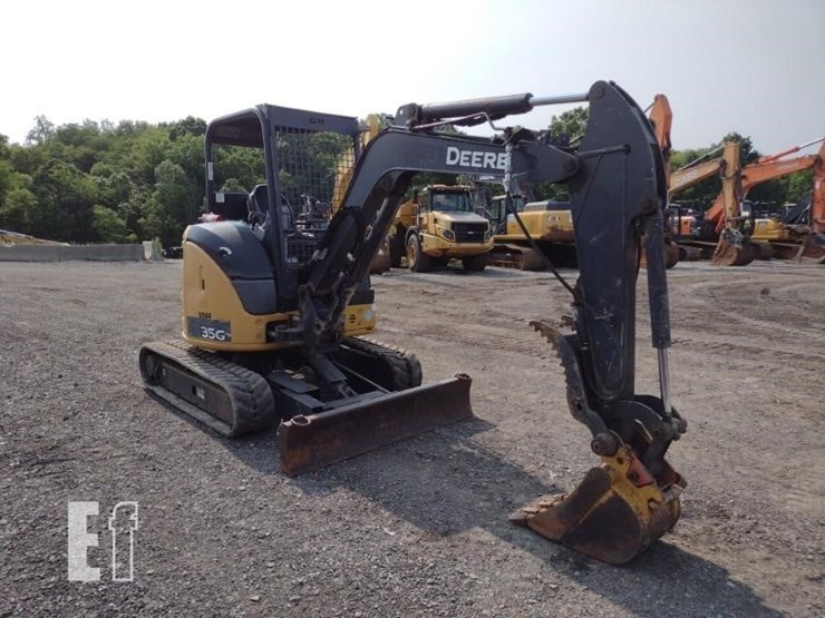 2018-deere-35g-image-47