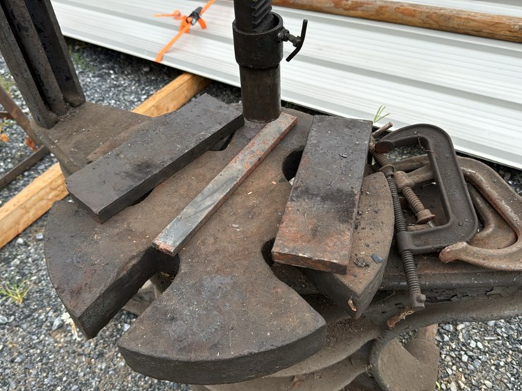 #149-•-manual-press-image-8