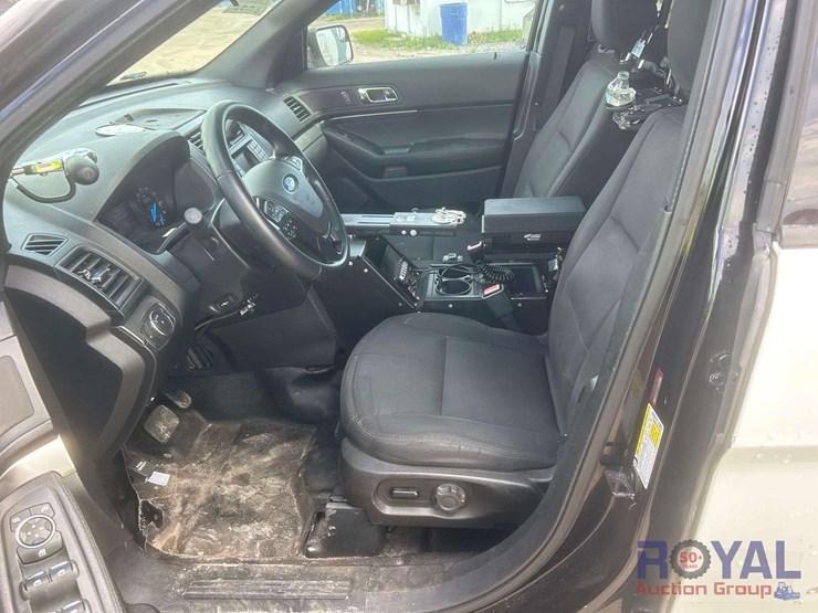 2017-ford-explorer-image-14