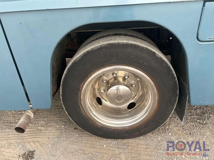 2004-workhorse-w22-motorhome-image-36