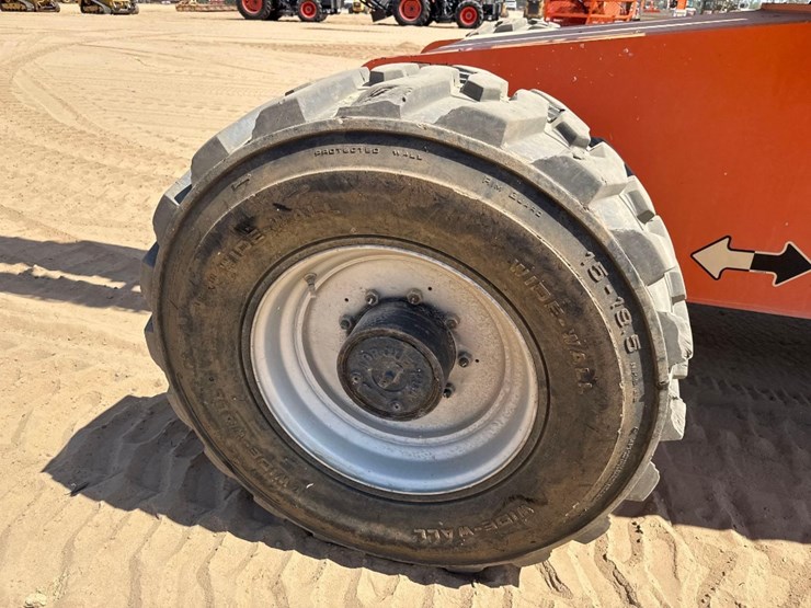 2005-jlg-660sj-image-12