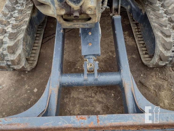 2019-deere-35g-image-23