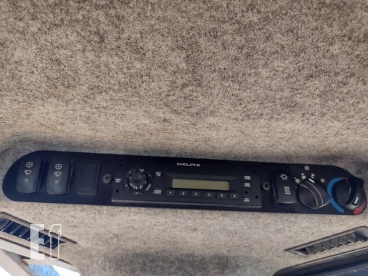 2012-deere-700j-lt-image-9