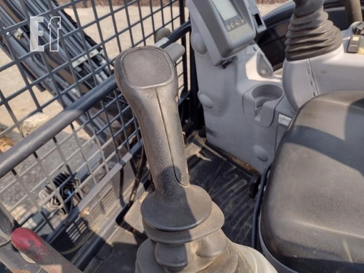 2018-deere-35g-image-10