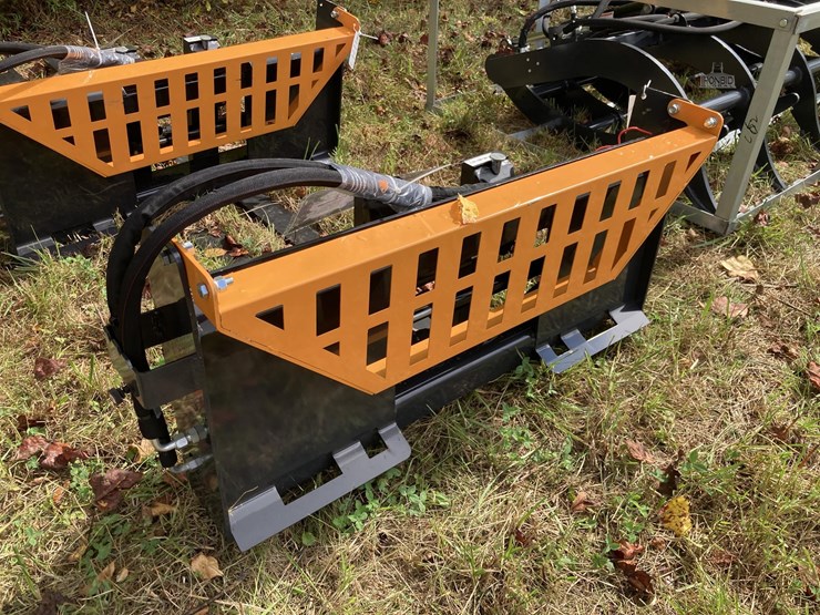 wolverine-pfa-11-3300g-skid-steer-hydraulic-pallet-forks-image-3