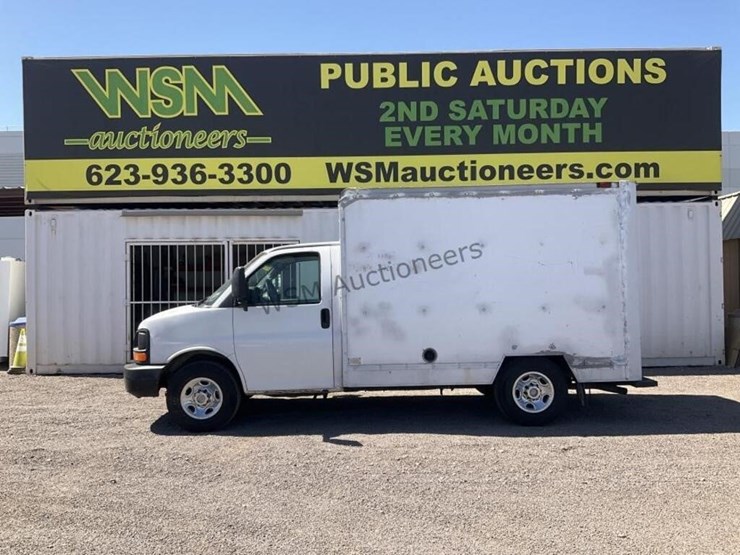 2004-gmc-3500-image-1