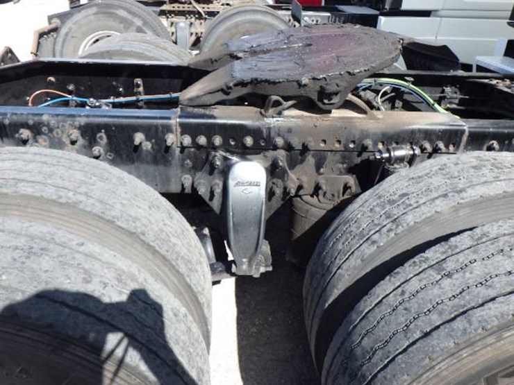 2020-freightliner-cascadia-126-image-5