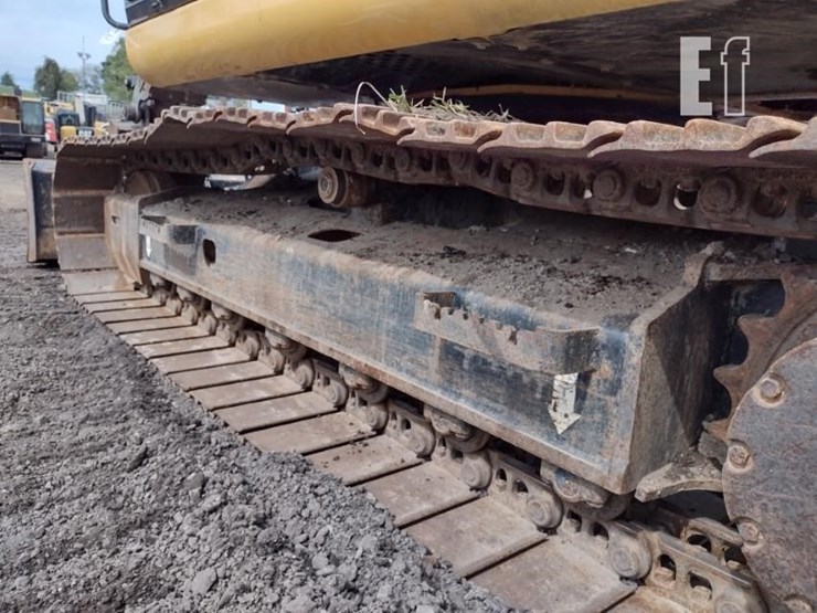 2017-deere-130g-image-28