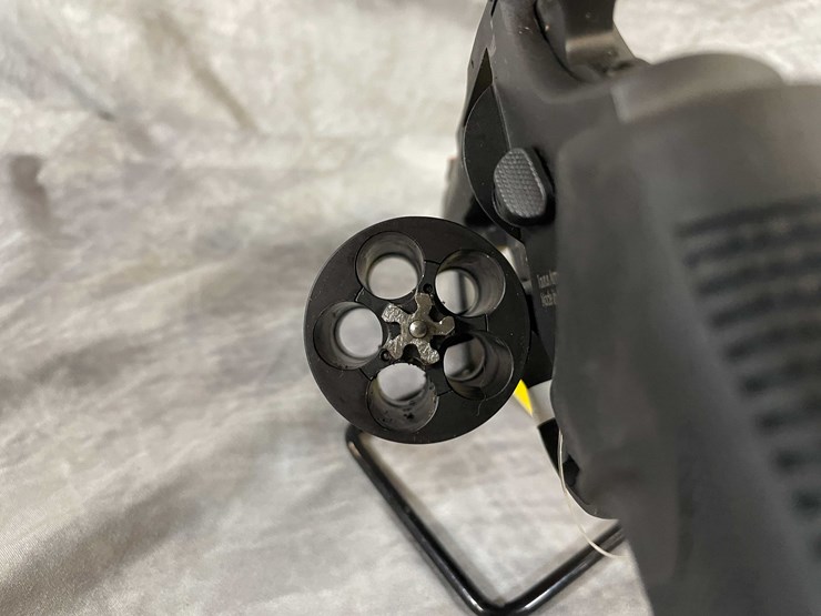 #4784-•-taurus-44-tracker-44-rem-mag-revolver,-sn:-ael817409-image-21