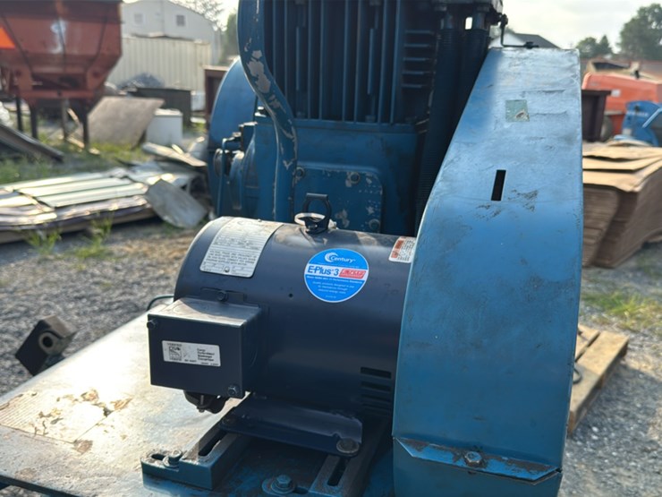 #125-•-quincy-stationary-air-compressor-image-10