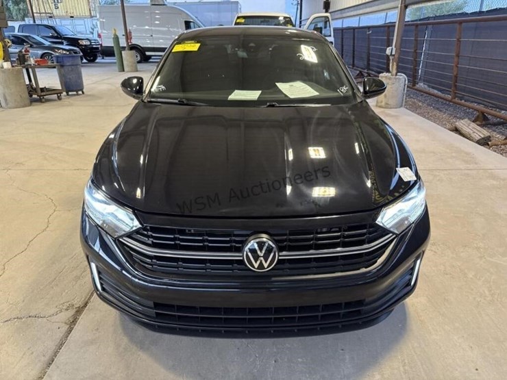 2022-volkswagen-jetta-sport-sdn-image-4
