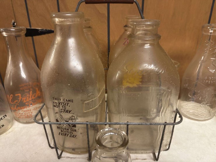 (16)-milk-bottles-and-carrier-image-7
