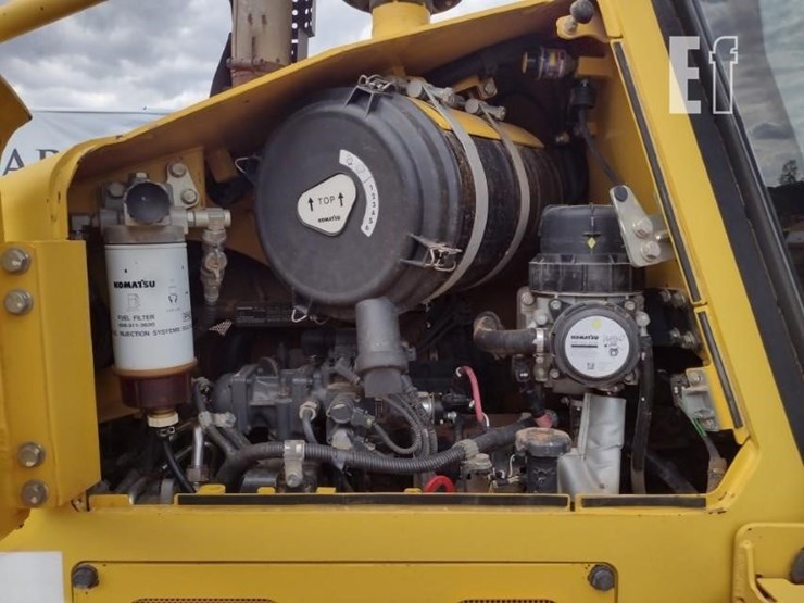 2015-komatsu-d61ex-23-image-46