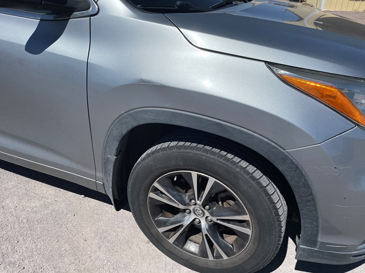 2016-toyota-highlander-image-17