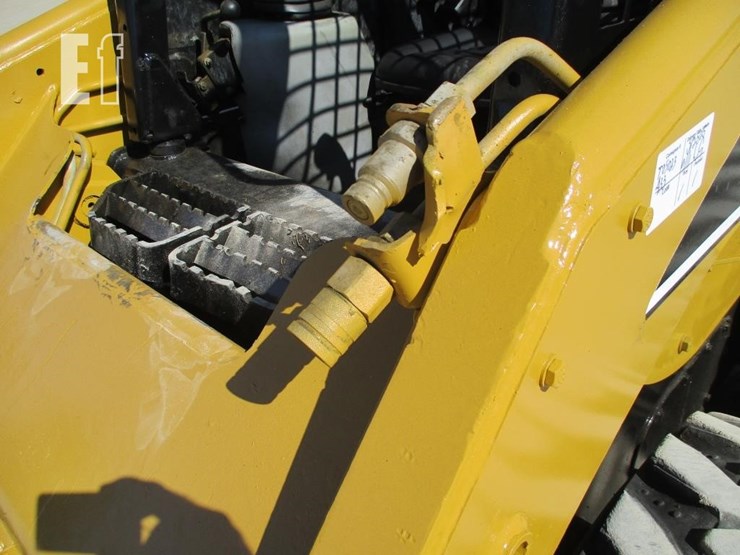 2007-caterpillar-246b-image-15