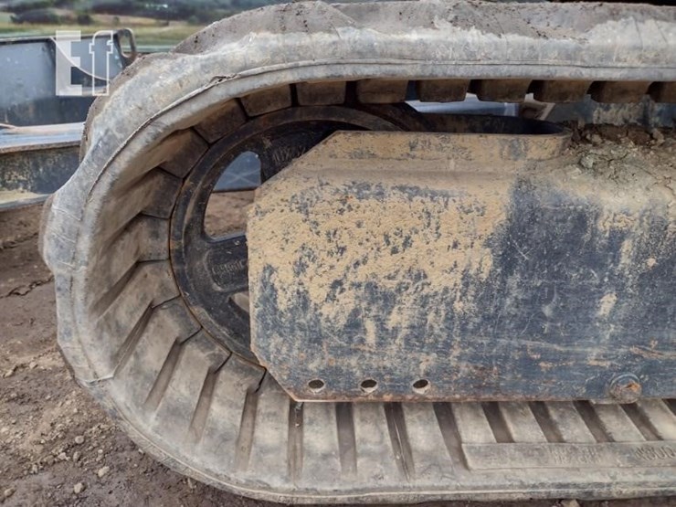 2019-deere-35g-image-34