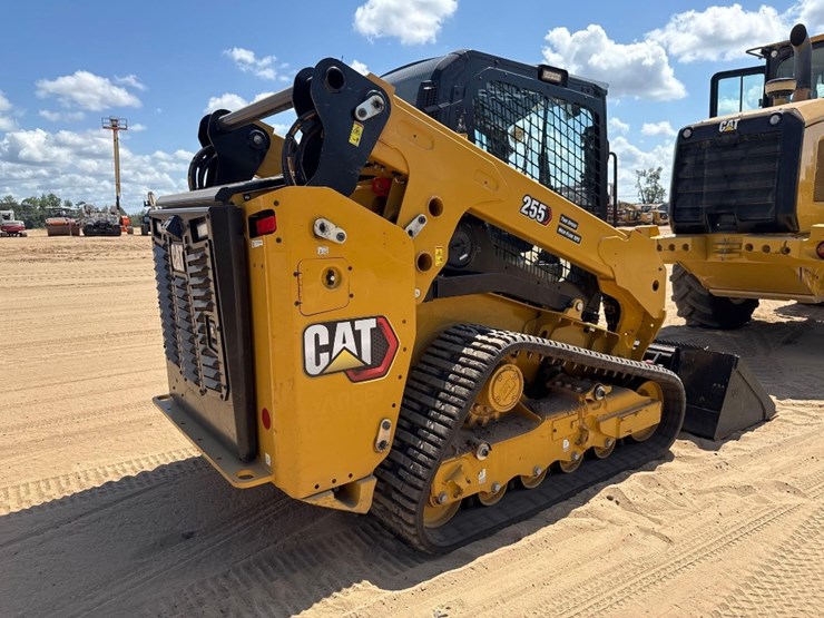 2024-caterpillar-255-skid-steer-image-6