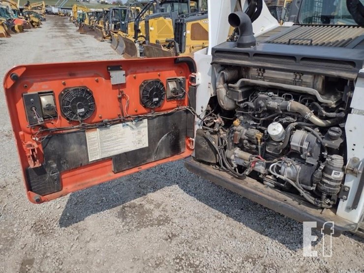2016-bobcat-t770-image-38