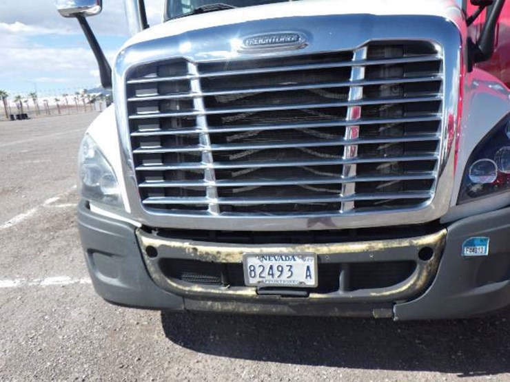 freightliner-cascadia-125-image-2