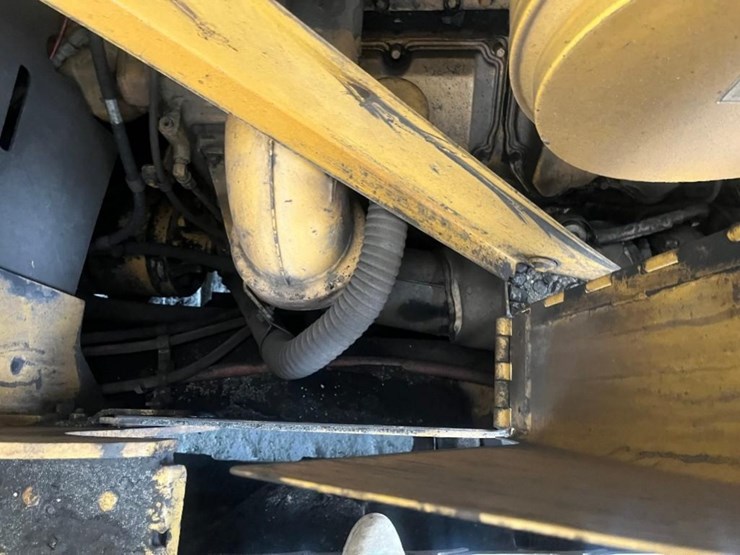 2017-caterpillar-d11t-image-48