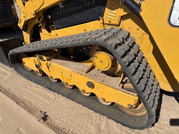 2020-caterpillar-299d3-xe-image-10