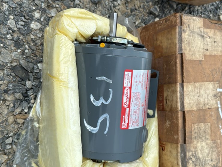 #135-•-2-electric-motors-image-1