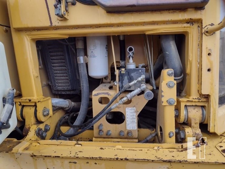 1997-deere-750c-image-38