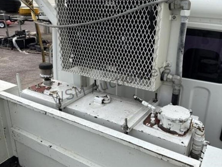 2012-freightliner-m2-digger-derrick-image-21
