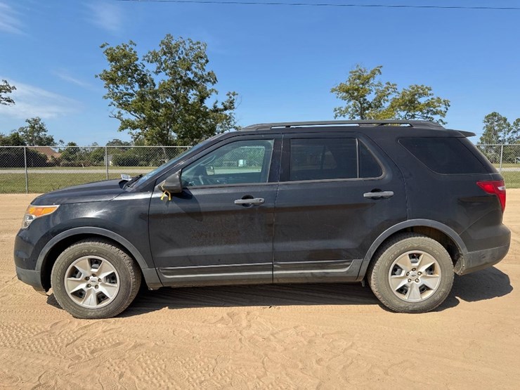 2013-ford-explorer-image-1