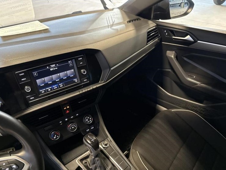 2022-volkswagen-jetta-sport-sdn-image-21