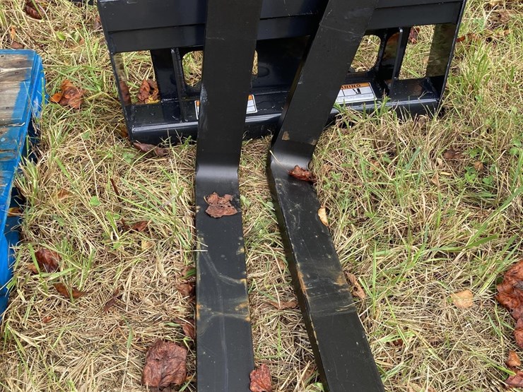 wolverine-mpf-11-2500g-mini-skid-pallet-forks-image-1
