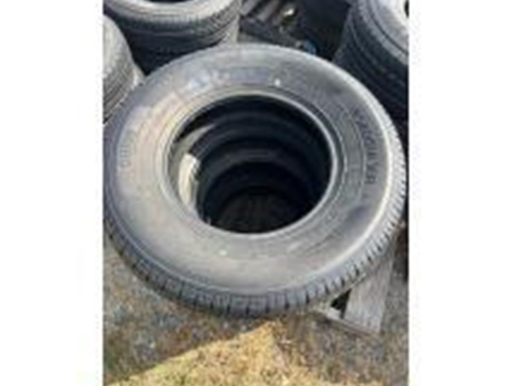 unused-set-of-4-st225/75r15-radial-trailer-tires-image-2