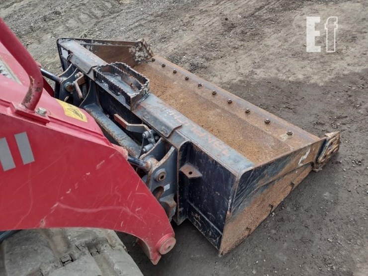 2019-takeuchi-tl8-image-15