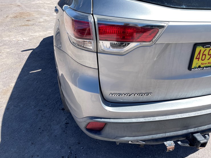 2016-toyota-highlander-image-22