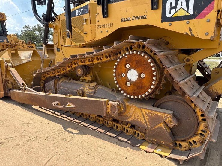 caterpillar-d6t-xl-image-9