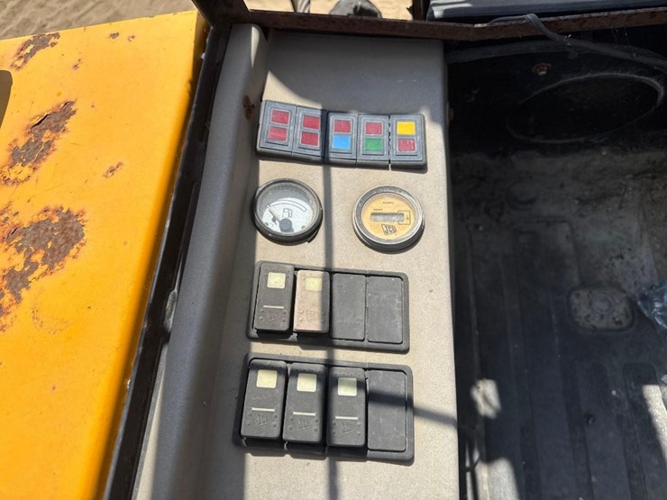2012-jcb-930-image-24