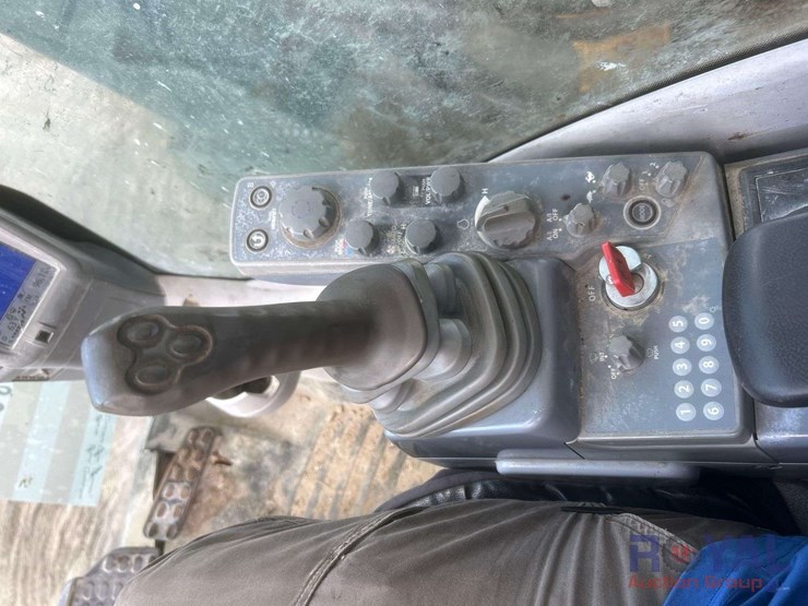 2018-deere-470g-lc-image-9