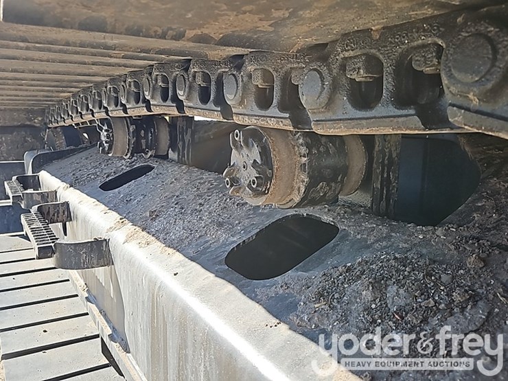 2021-caterpillar-320gc-image-24