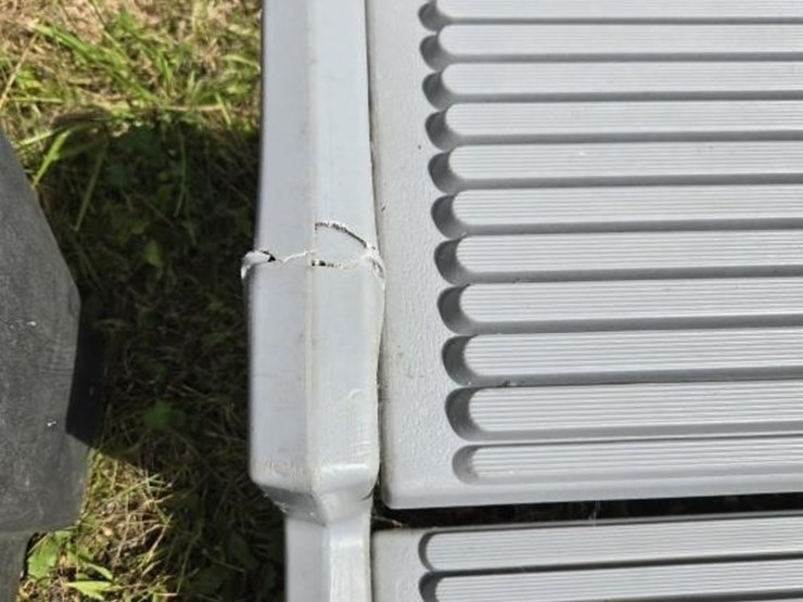 2-step-plastic-stair-step-(some-damage)-image-3