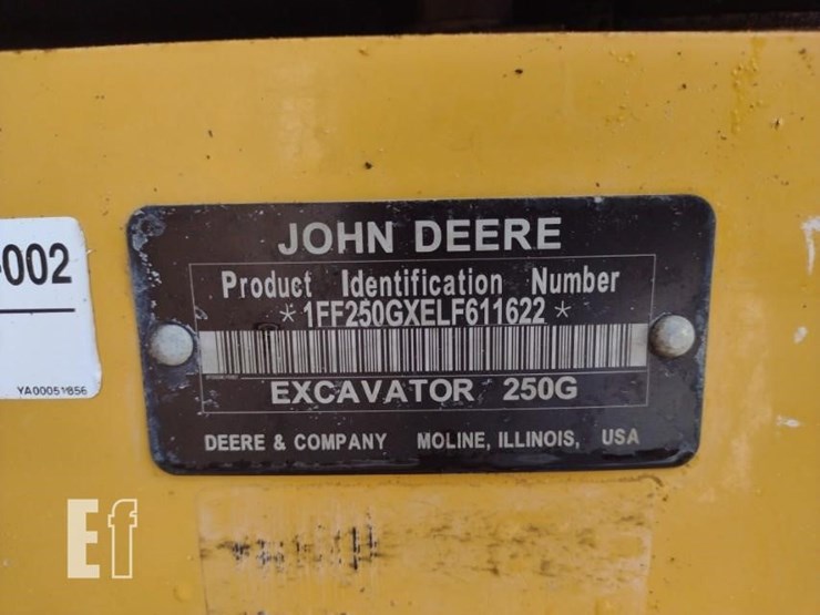 2021-deere-250g-lc-image-5