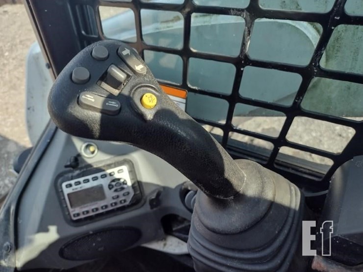 2022-bobcat-s740-image-9