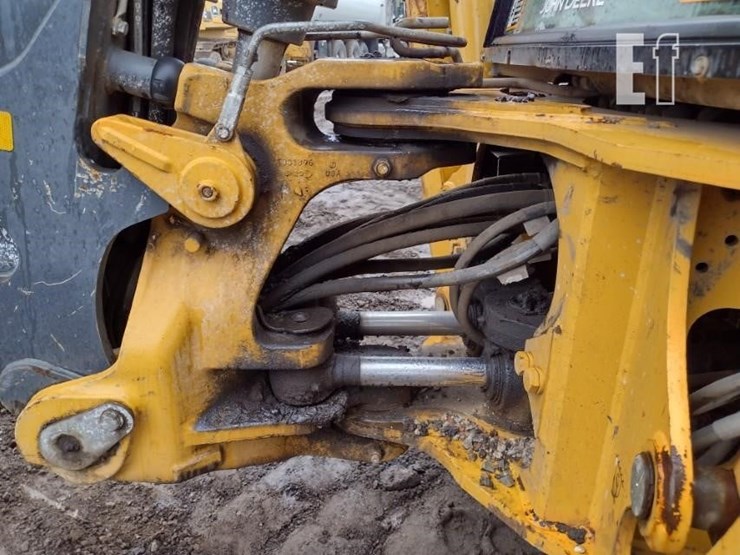 2019-deere-410l-image-34