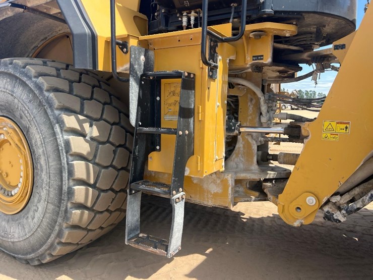 2022-caterpillar-980-image-20