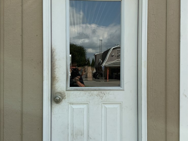 #200-•-lunchroom-building-image-7