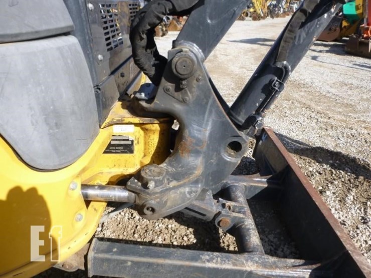 2022-deere-35g-image-24