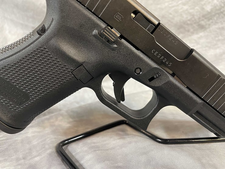 #4777-•-glock-19-gen-5-9mm-luger-pistol,-sn:-cesf245-image-9