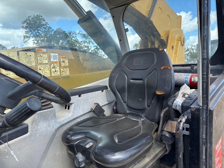 2016-caterpillar-tl642d-image-20