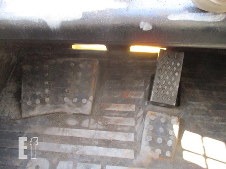 2007-caterpillar-246b-image-13